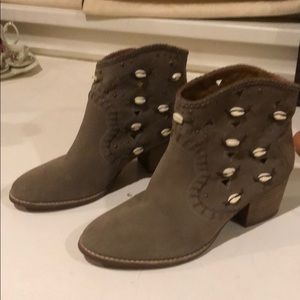 Tan Zigi Girl ankle boots!